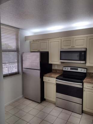 Building Photo - 3520 Whitehall Dr