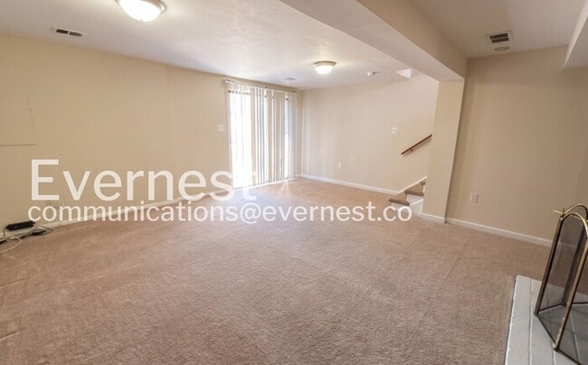 Building Photo - 2325 McClellan Ct