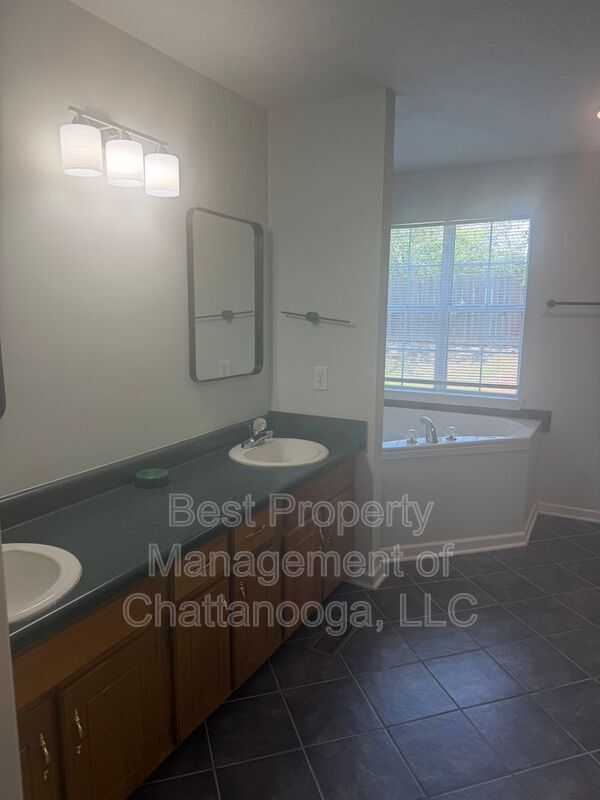 Building Photo - 1801 Chase Meadows Cir