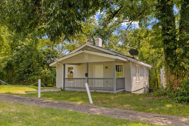 Building Photo - Beautiful Eastlake Bungalow