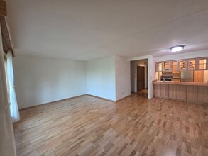 Building Photo - 6670 Vernon Ave S