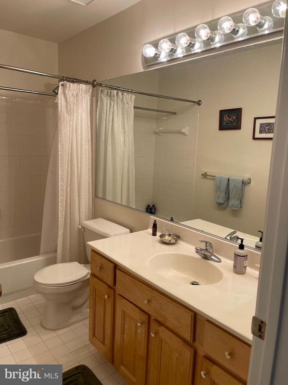 Building Photo - 4129 Trowbridge St