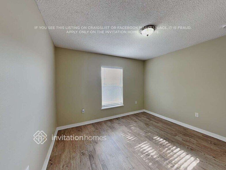 Building Photo - 1130 St Tropez Ct