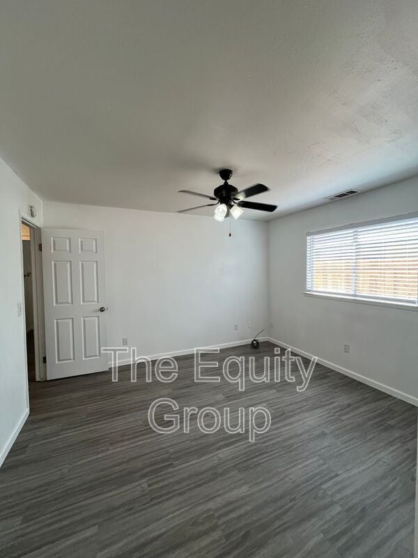 Building Photo - 1828 W Vassar Ave
