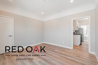 Building Photo - 1623 W 39th Pl