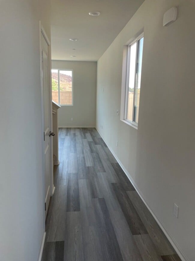 Building Photo - Beautiful New Home