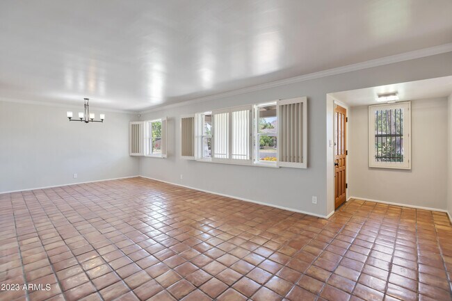 Building Photo - 6035 E Calle Del Paisano