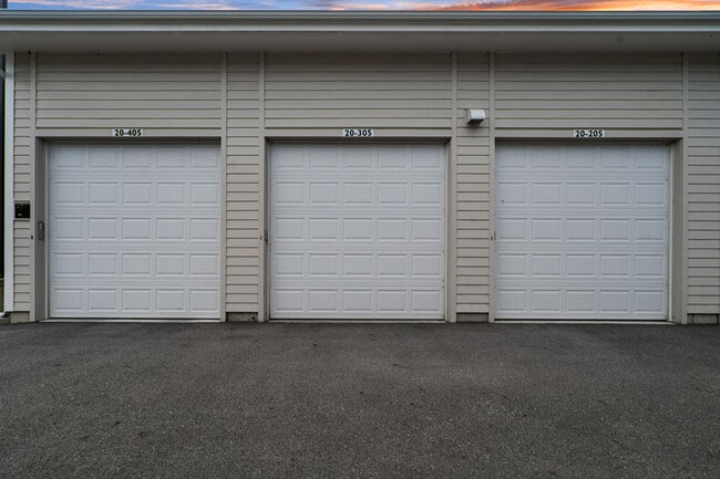 Building Photo - 355 W Waterside Dr