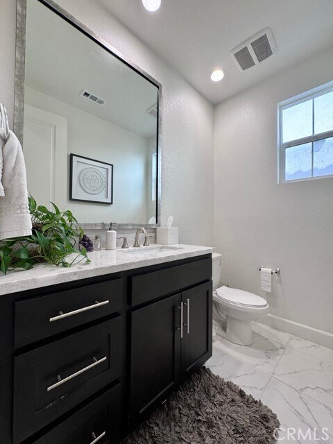 Building Photo - 38572 Rosegate Pl