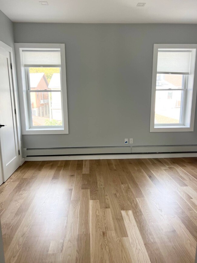 Building Photo - 945 77th St