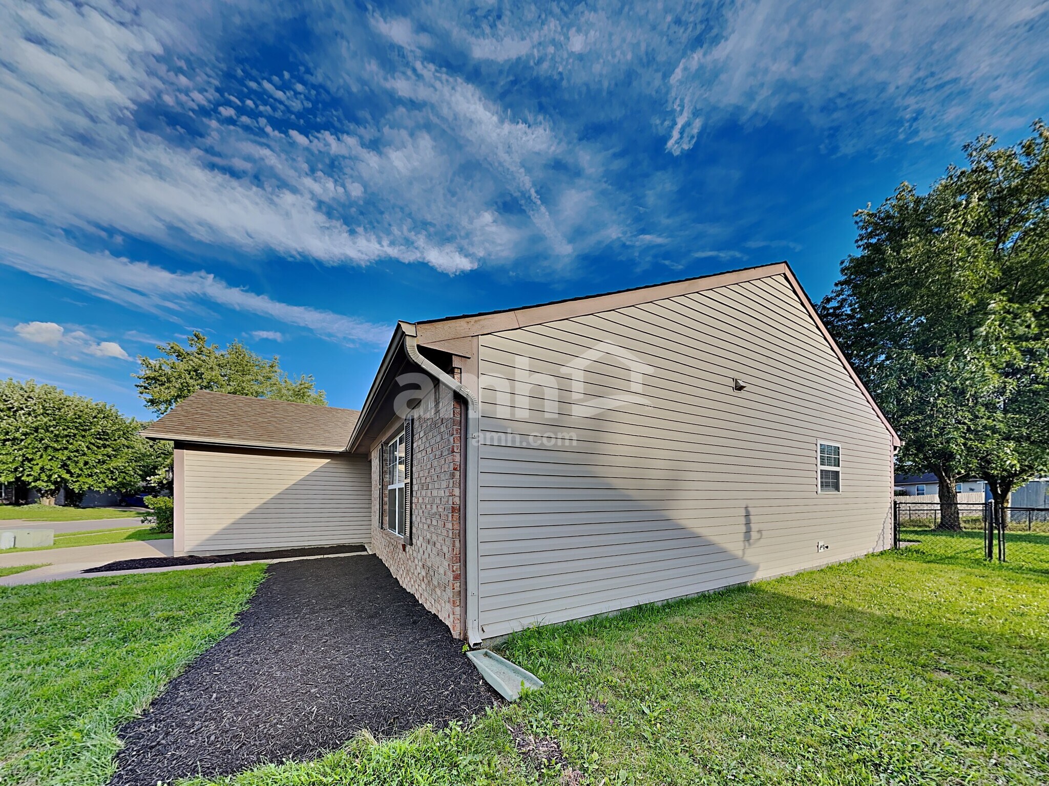 Building Photo - 2744 Branigan Creek Blvd