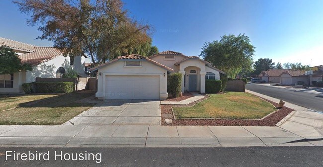 Primary Photo - 4 br, 2 bath House - 525 S. Abilene Dr.
