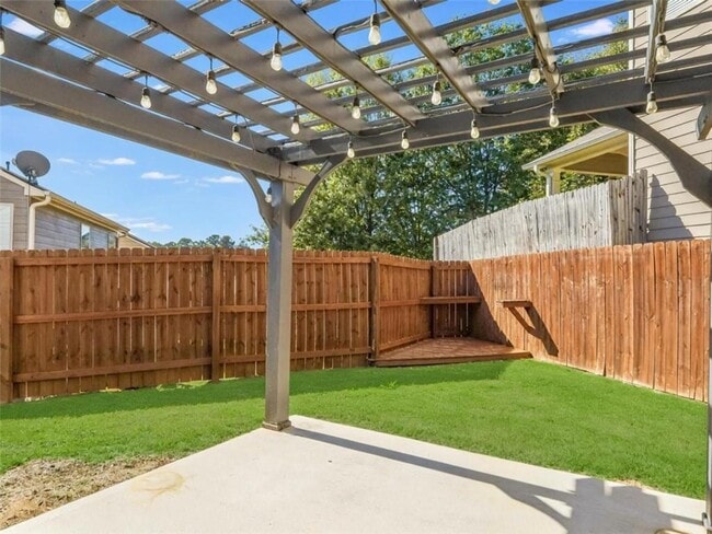Building Photo - 204 Highland Village Ln