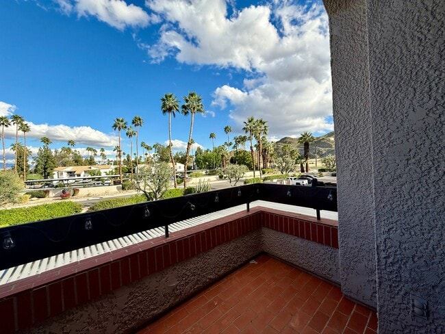 Building Photo - 2601 S Broadmoor Dr