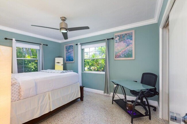 Building Photo - 145 SE 3rd Ave