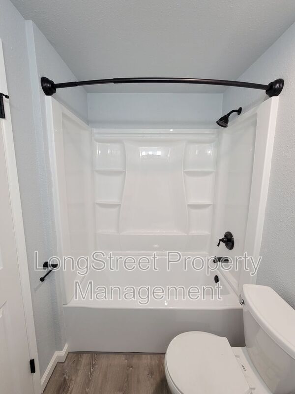 Building Photo - 3286 NE Lancaster St