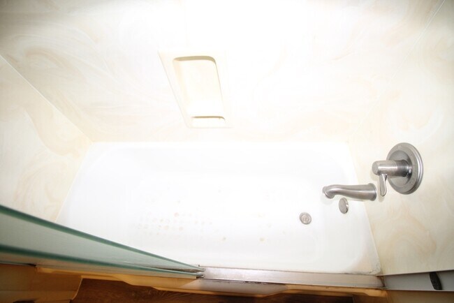 Building Photo - 7932 E Rosewood St