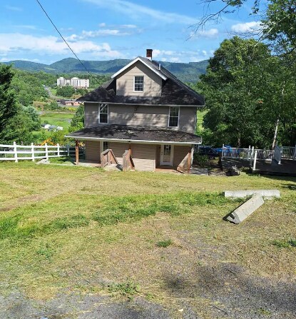 Building Photo - 532 Princeton St