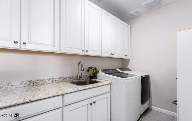 Building Photo - 18426 N 65th Pl