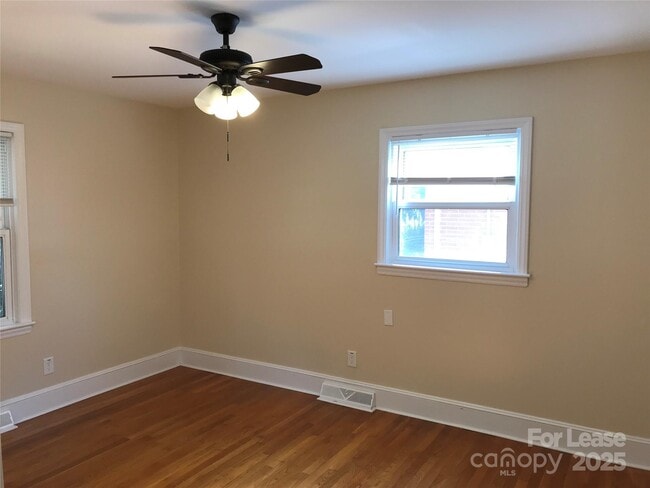 Building Photo - 4820 Amity Pl