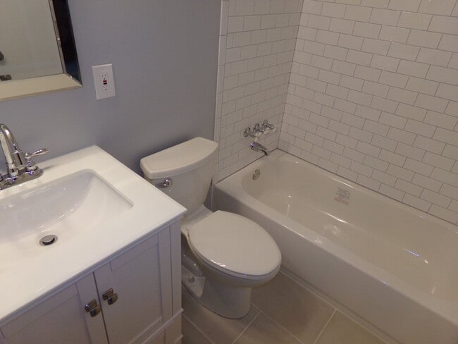 Building Photo - Updated Northeast Pensacola 3BR Home with Granite Kitchen, Tile Floors & Garage