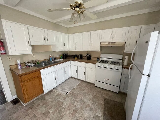 Building Photo - Downtown Crawfordsville Home