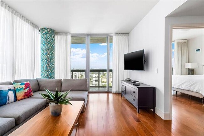 Building Photo - 6899 Collins Ave