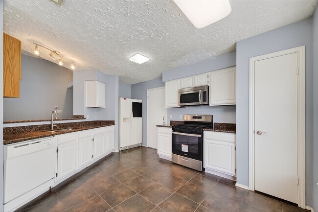 Building Photo - 319 Richvale Ln