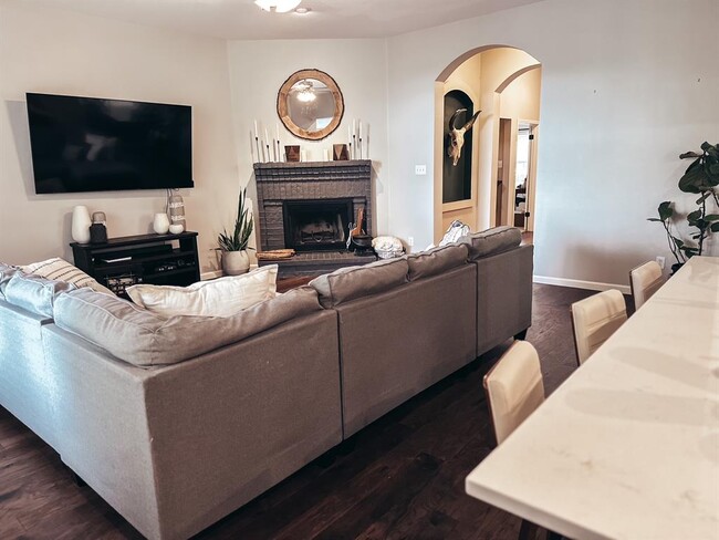 Building Photo - 1602 Silver Spur Cove