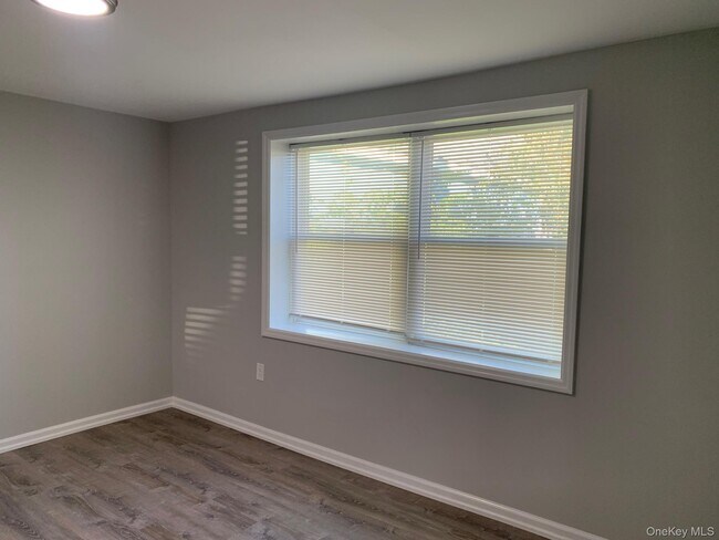 Building Photo - 21 Collegeview Ave