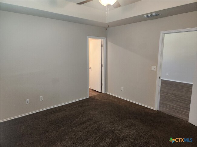 Building Photo - 2320 Petersburg Ln