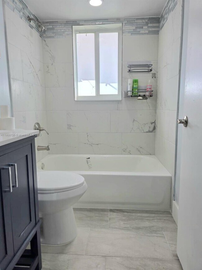 Building Photo - 1810 NW 119th St