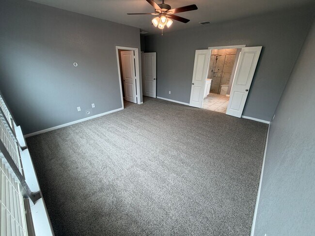 Building Photo - 3923 Gervasi