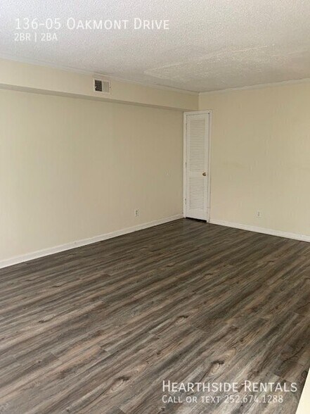 Building Photo - 136 Oakmont Dr