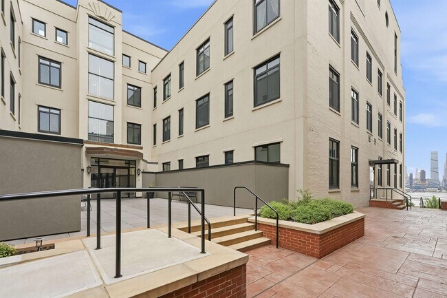 Building Photo - 530 Gregory Ave