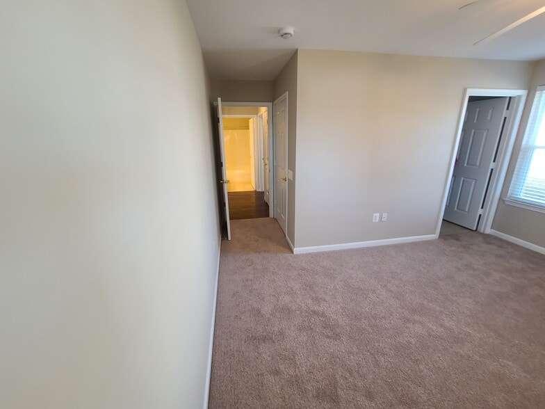 Primary Bedroom - 902 Parade Ln