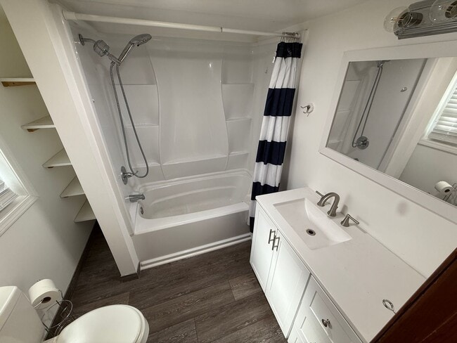 Building Photo - 320 Carter Ave