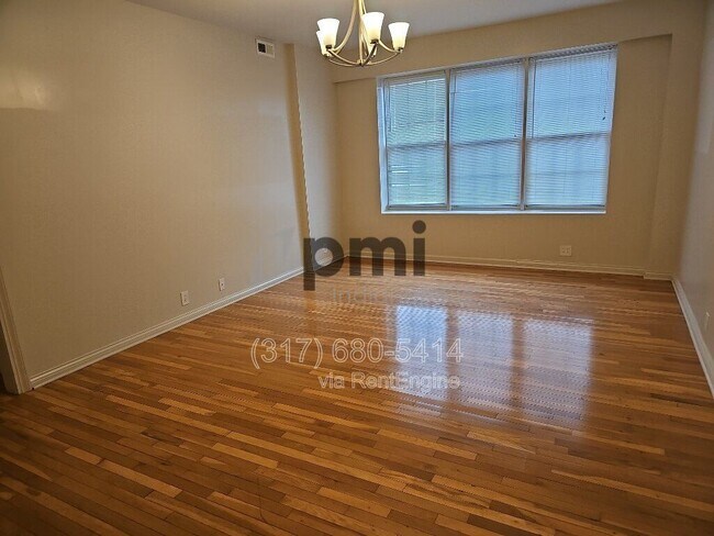 Building Photo - 1 W 28th St