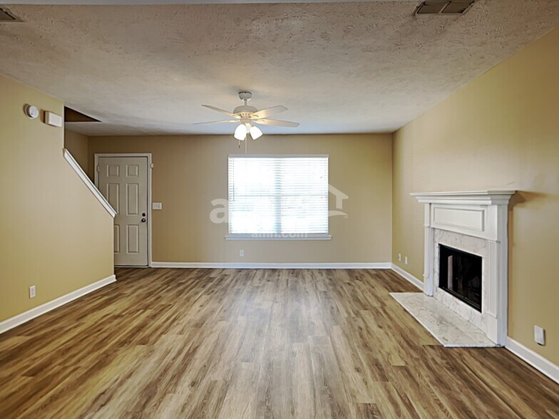 Building Photo - 1665 Saint Andrews Dr