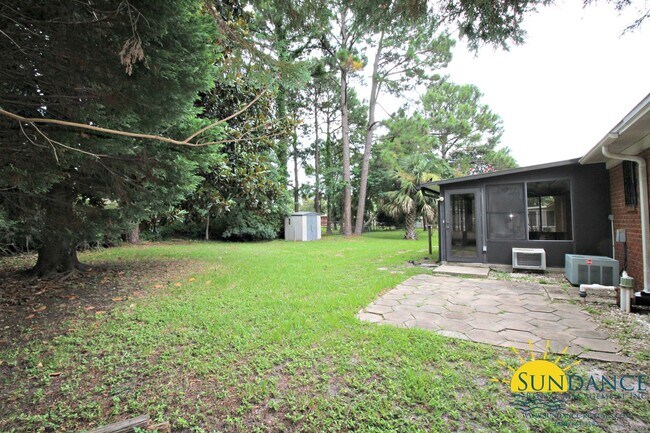 Building Photo - Nice 3 Bedroom Home in Fort Walton Beach