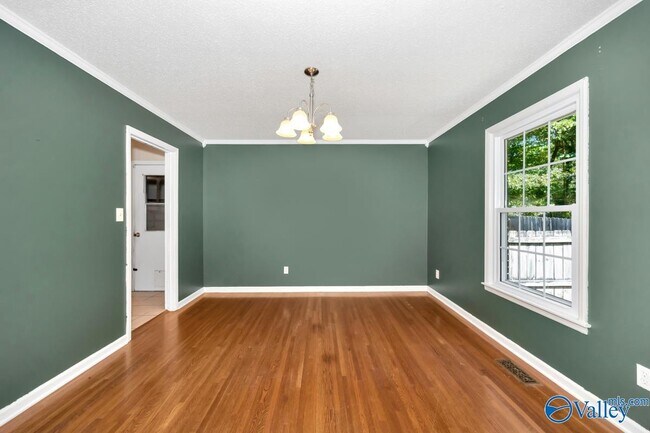 Building Photo - 8002 Greenwillow Ct SE