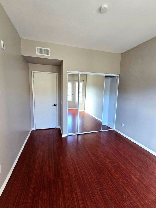 Building Photo - Spacious Remodeled Condo at River Colony Community in Mission Valley