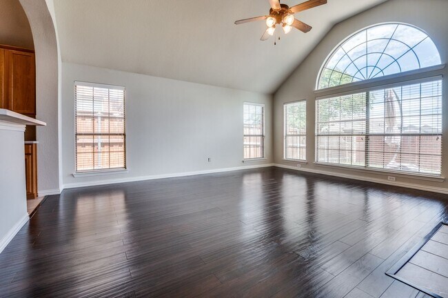 Building Photo - 2767 Waterway Dr