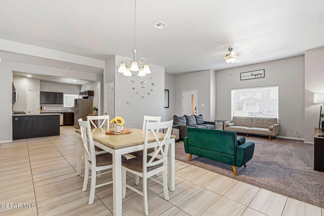 Building Photo - 12580 Arrow Weed Dr