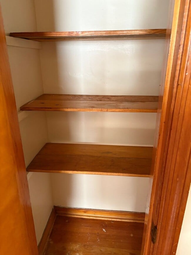 Building Photo - 603 S Valencia Dr