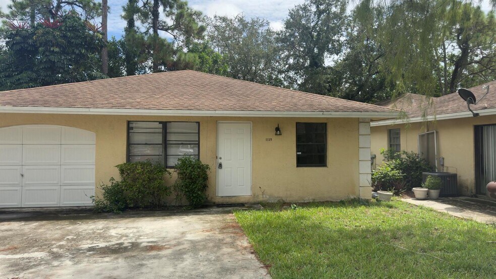 Building Photo - 1119 Goldenrod Rd