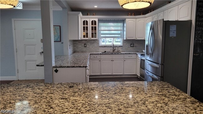 Building Photo - 1403 Davis Dr