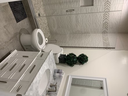 Building Photo - 11313 Delano St