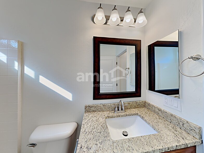 Building Photo - 3429 E Crescent Way