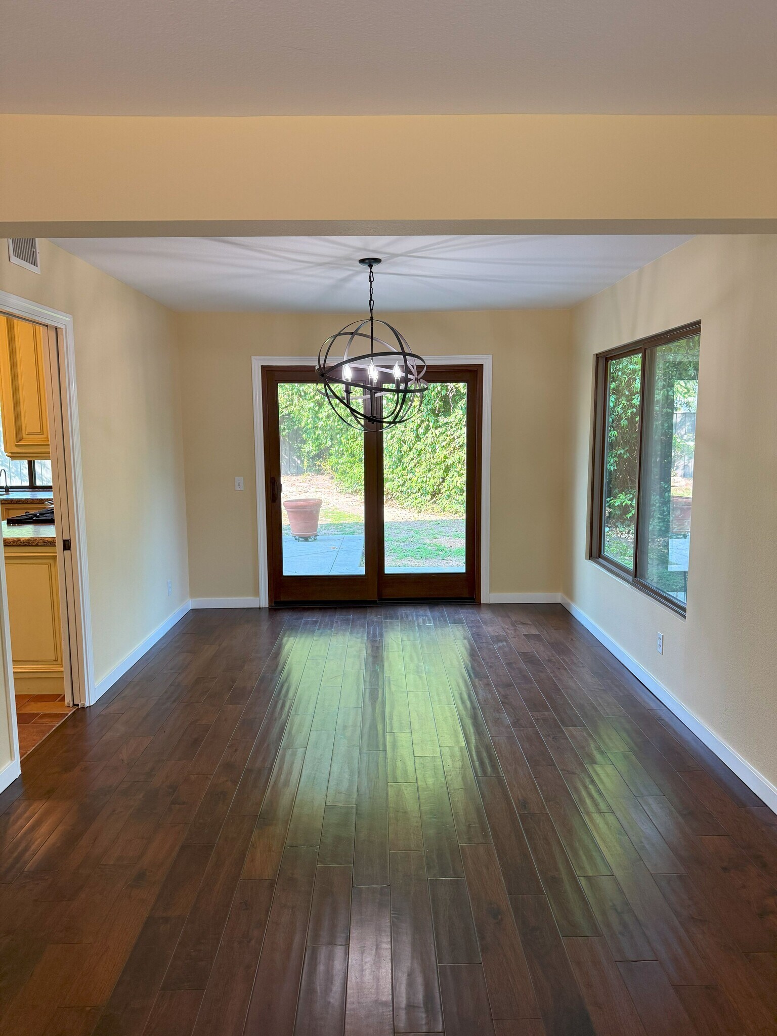 Building Photo - 2096 McCrea Rd